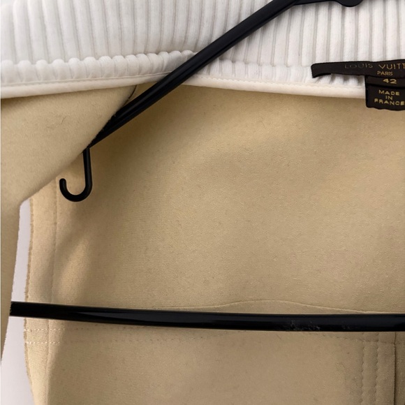 Louis Vuitton Cream and Black Zippered Top - Picture 8 of 11